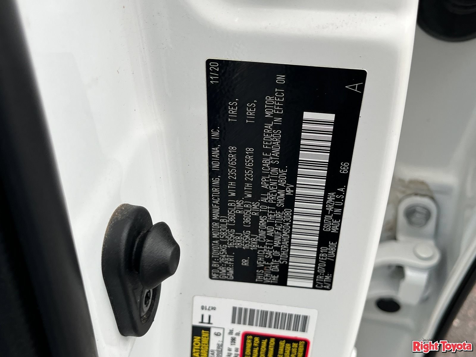Certified 2021 Toyota Highlander XLE FWD image 34