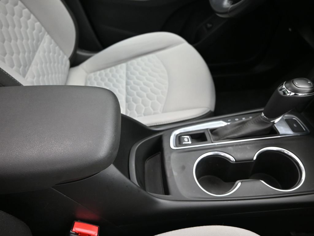 Used 2018 Chevrolet Equinox LT image 27