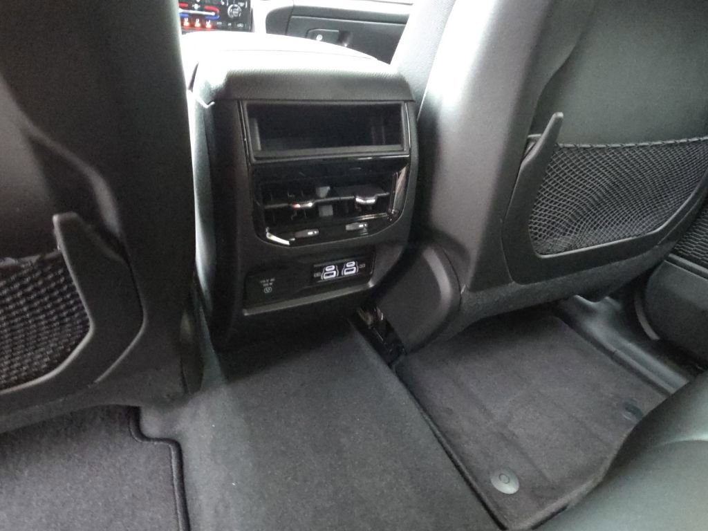 Used 2025 Jeep Grand Cherokee Altitude AWD/4WD image 12