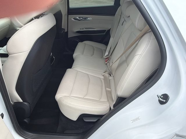 Used 2023 Genesis GV70 2.5T AWD/4WD image 19