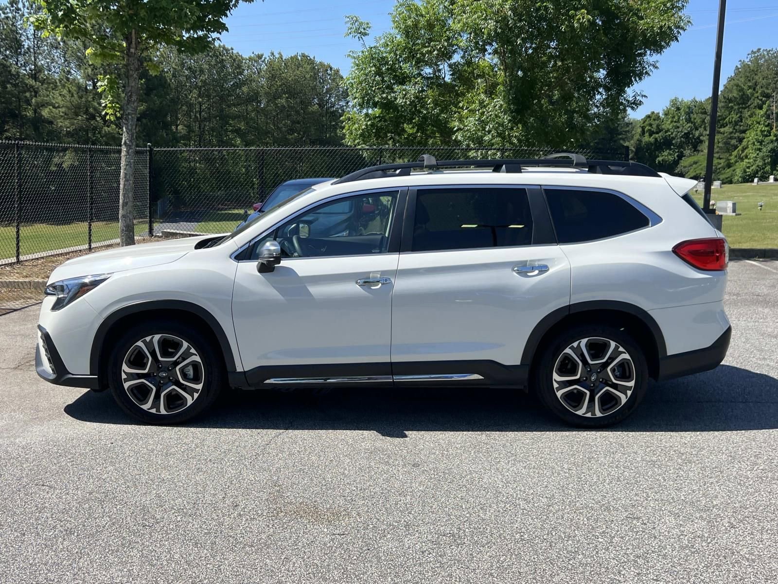 Certified 2023 Subaru Ascent Touring AWD/4WD image 4