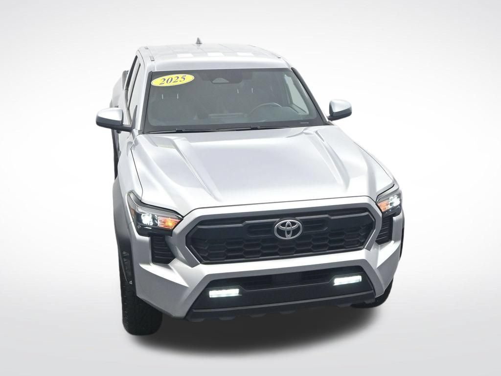 Used 2025 Toyota Tacoma TRD Off-Road AWD/4WD image 31