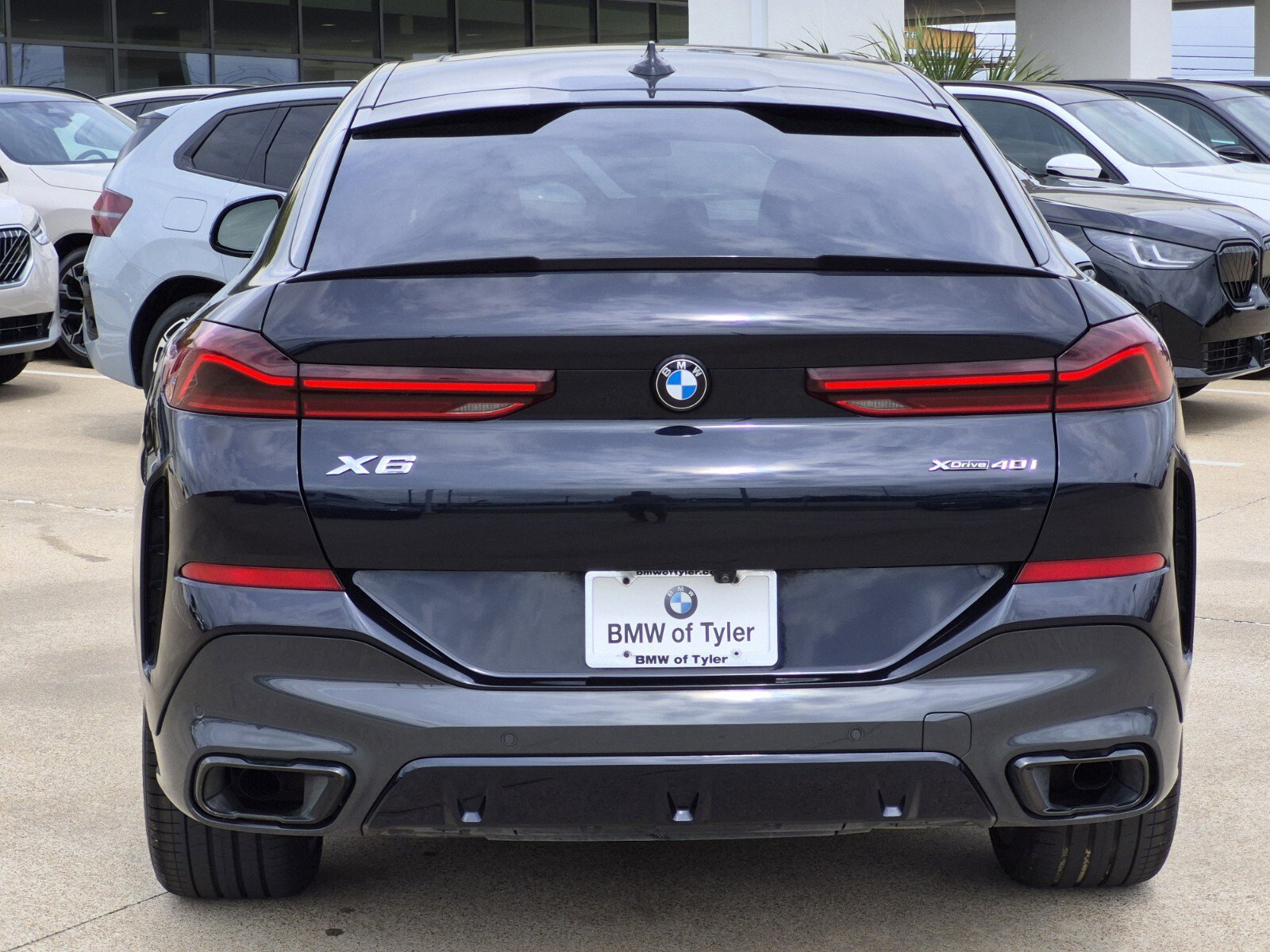 Used 2022 BMW X6 xDrive40i w/ M Sport Package image 5