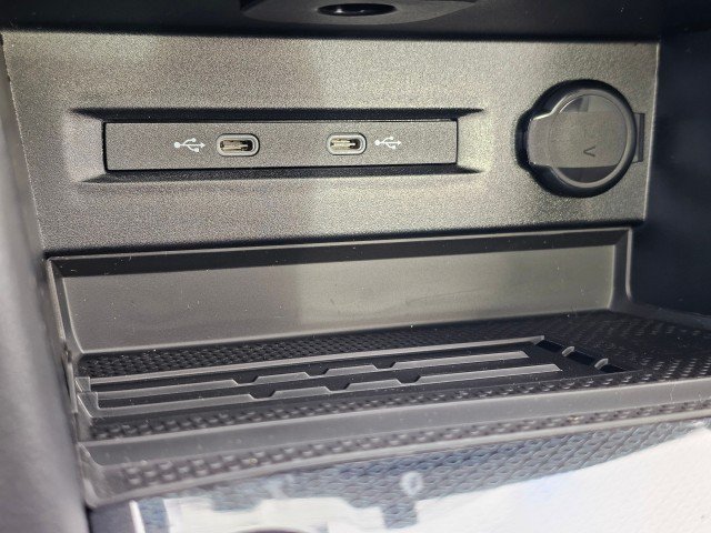 New 2027 Volkswagen Taos SE AWD/4WD image 37