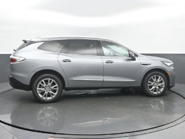 Used 2023 Buick Enclave Essence w/ Experience Buick Package AWD/4WD image 6