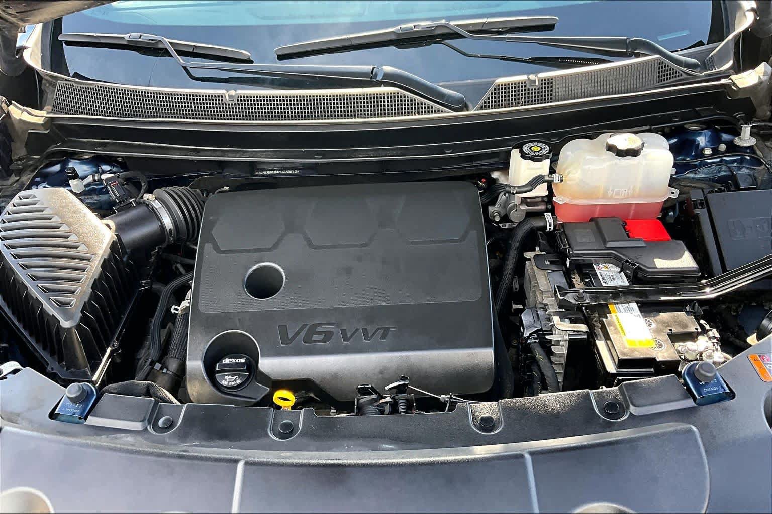 Used 2023 Chevrolet Traverse LT FWD image 32