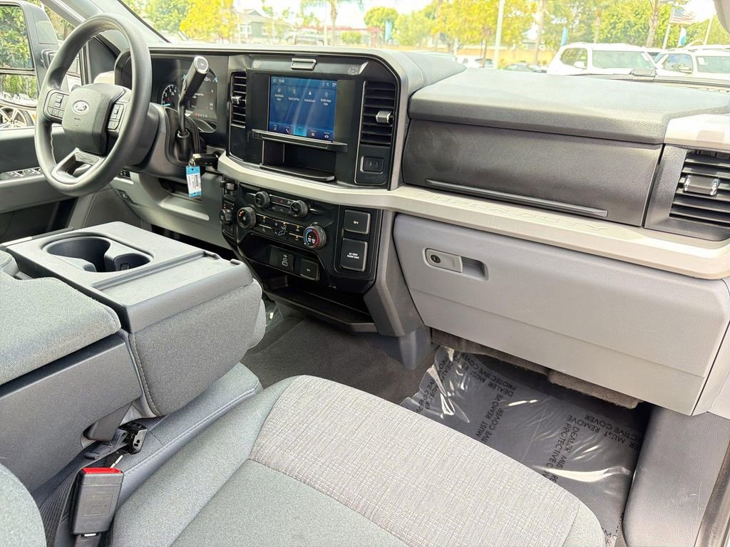 Used 2025 Ford F250 XLT AWD/4WD image 30