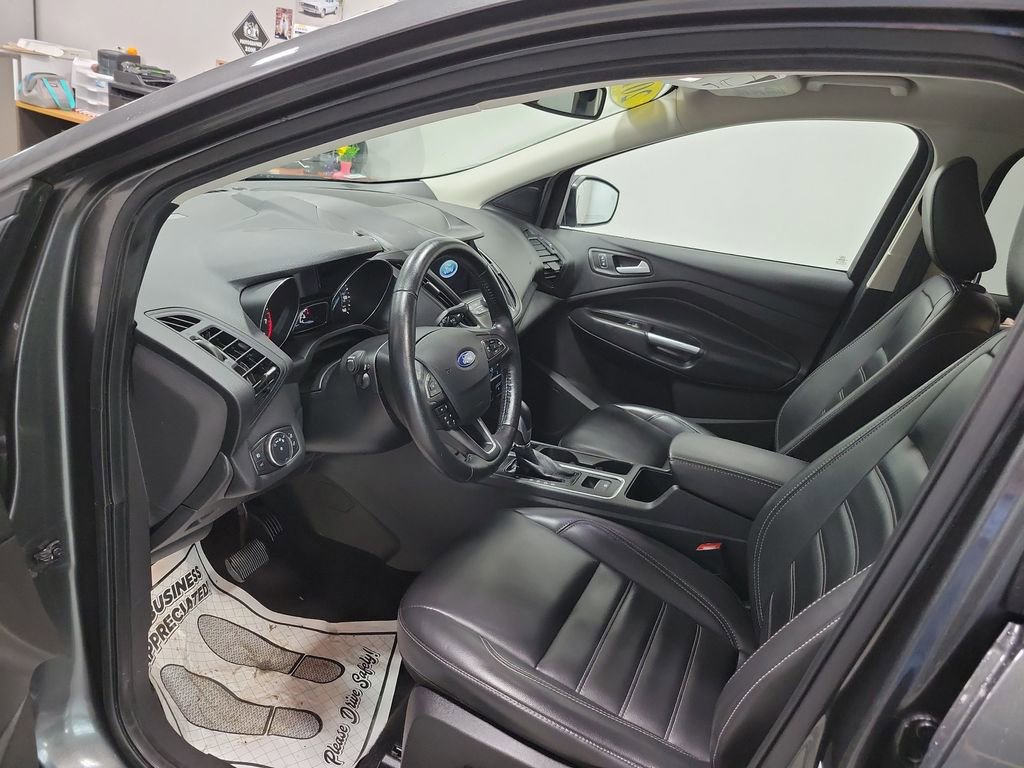 Used 2019 Ford Escape SEL image 28