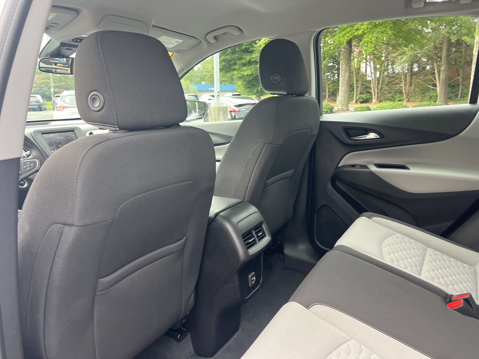 Used 2020 Chevrolet Equinox LS FWD image 18
