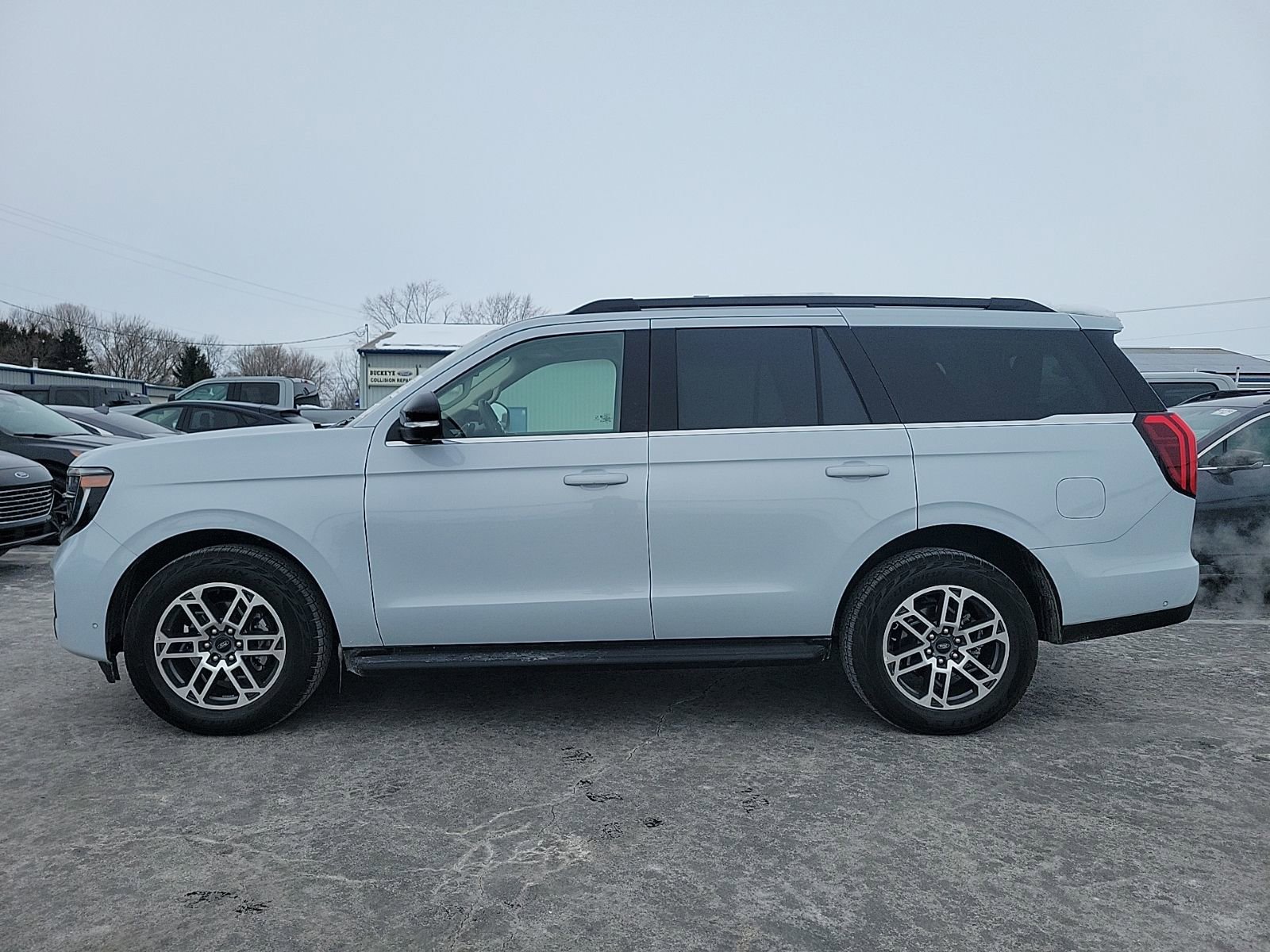 Used 2025 Ford Expedition Active image 4