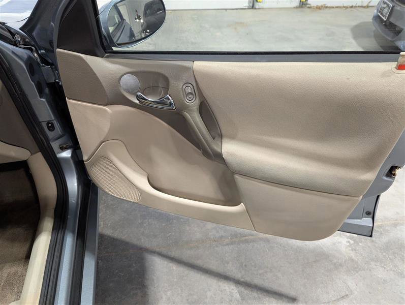 Used 2003 Saturn L-Series L200 image 15