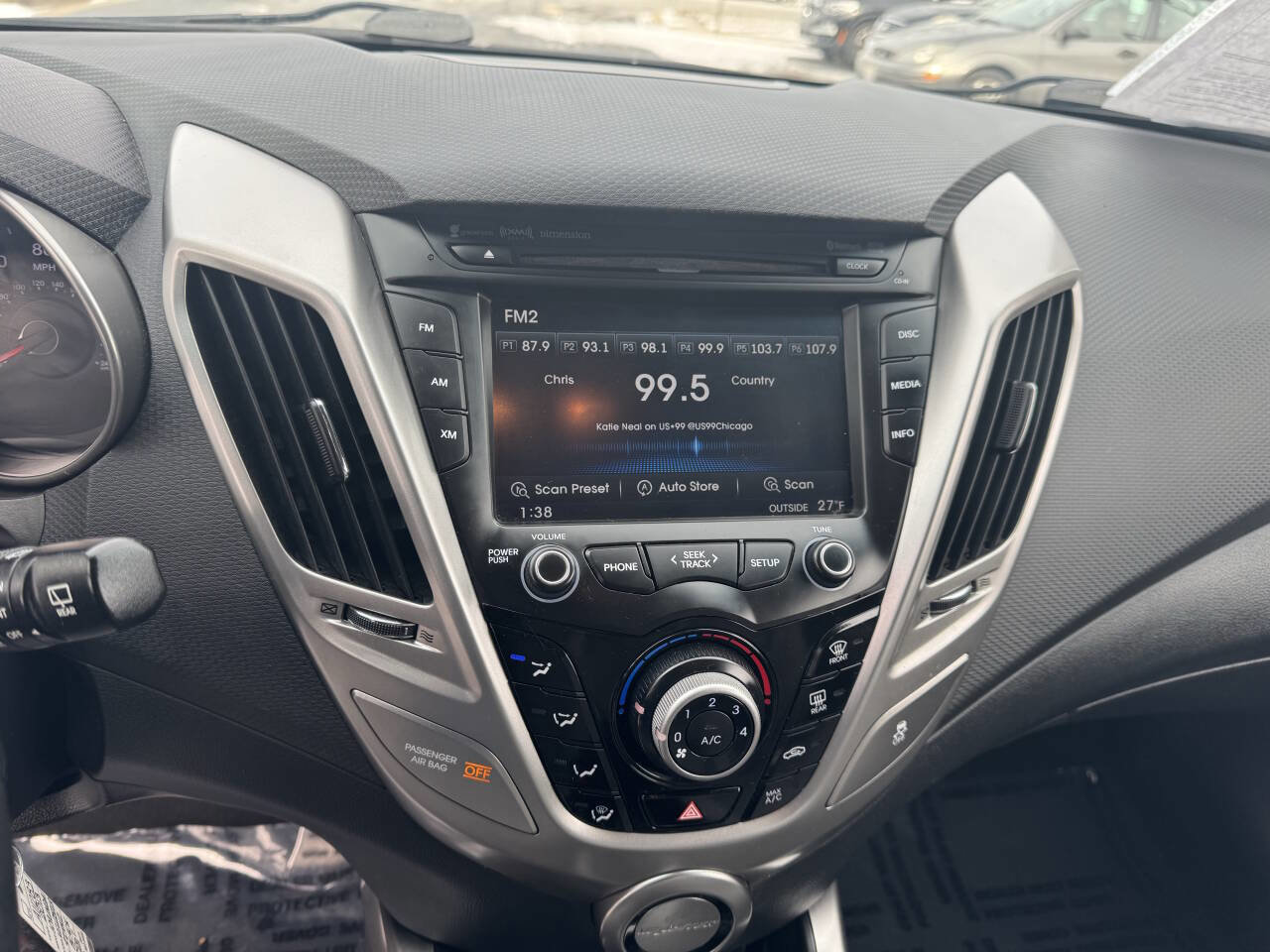 Used 2013 Hyundai Veloster w/ Style Pkg image 32