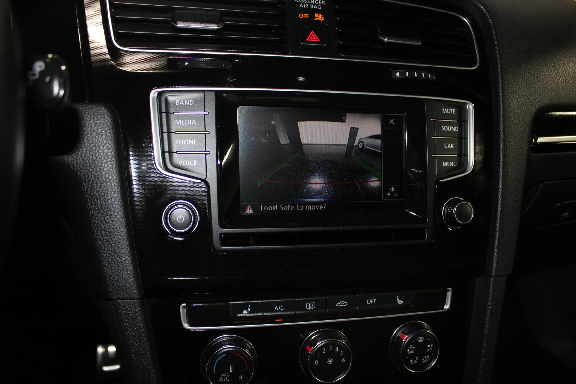Used 2015 Volkswagen GTI SE FWD image 20