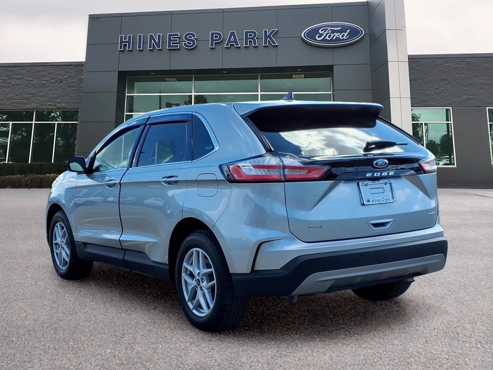 Certified 2024 Ford Edge SEL w/ Convenience Package AWD/4WD image 5