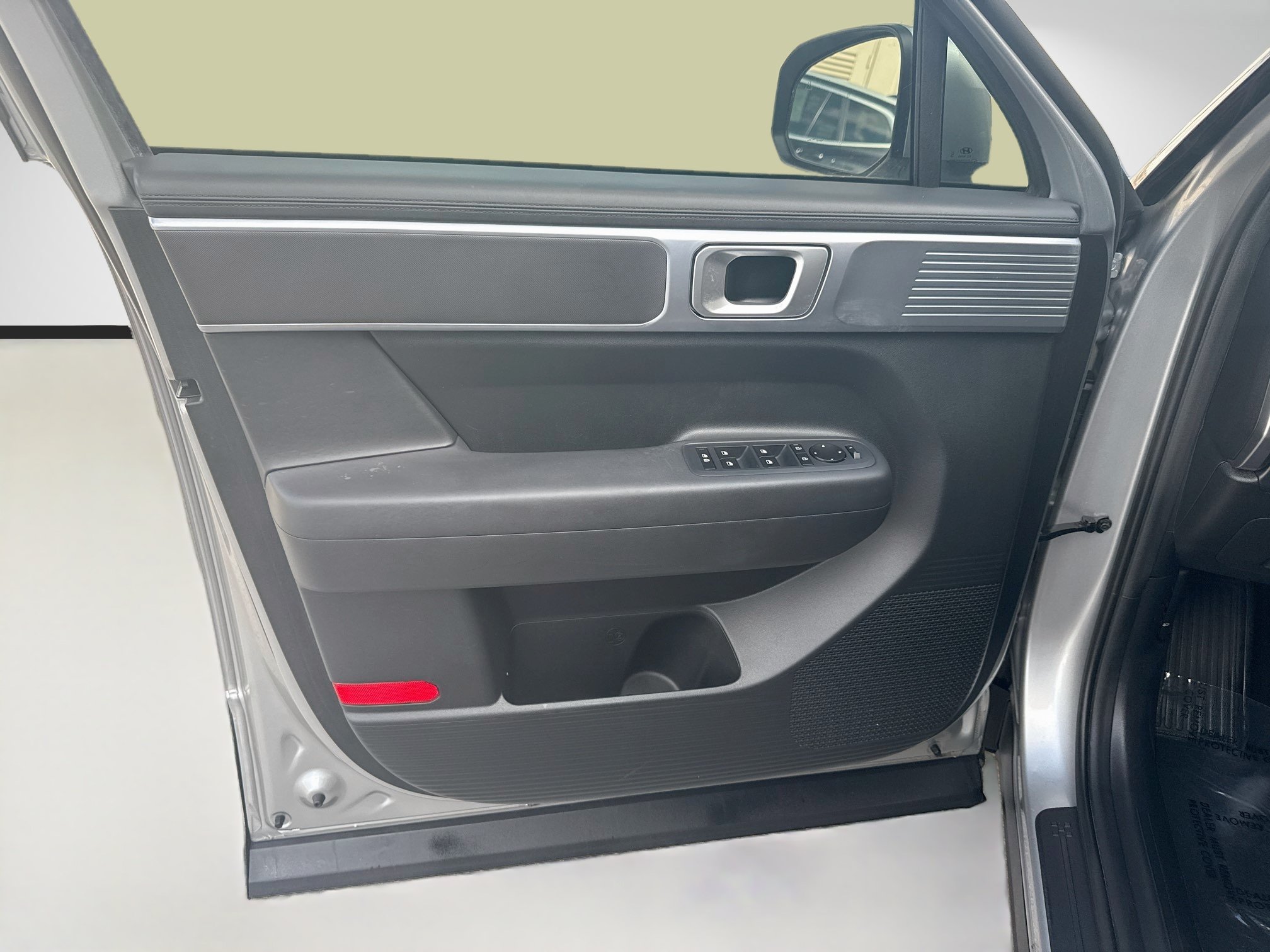Used 2024 Hyundai Santa Fe SE FWD image 17