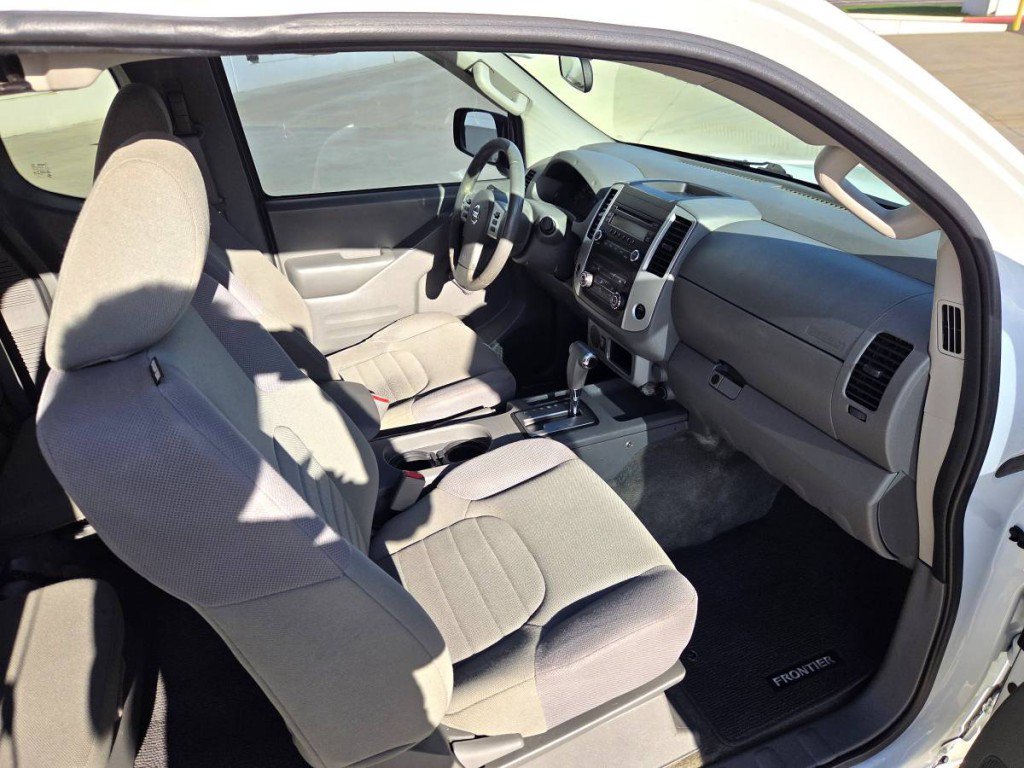 Used 2015 Nissan Frontier S RWD image 14