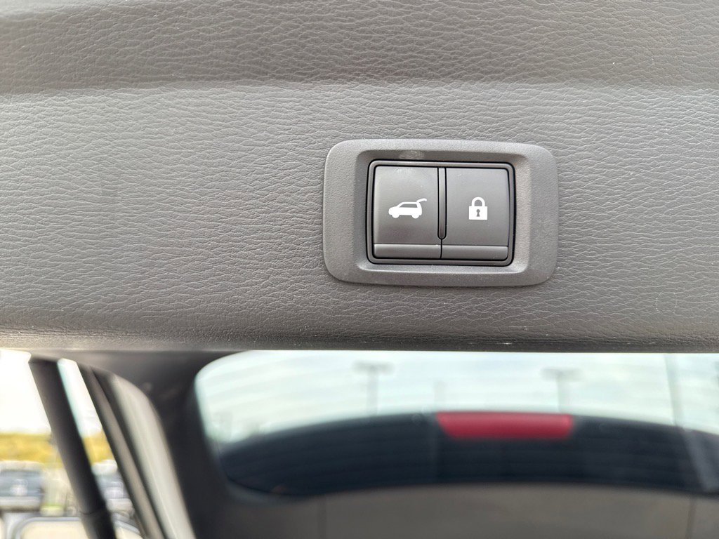 Used 2024 Mitsubishi Outlander SE image 11