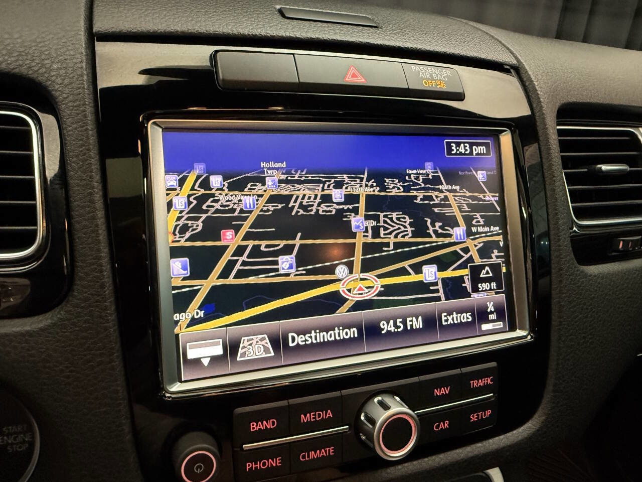 Used 2014 Volkswagen Touareg VR6 image 17