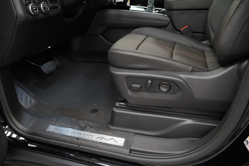 New 2026 Chevrolet Suburban High Country AWD/4WD image 26