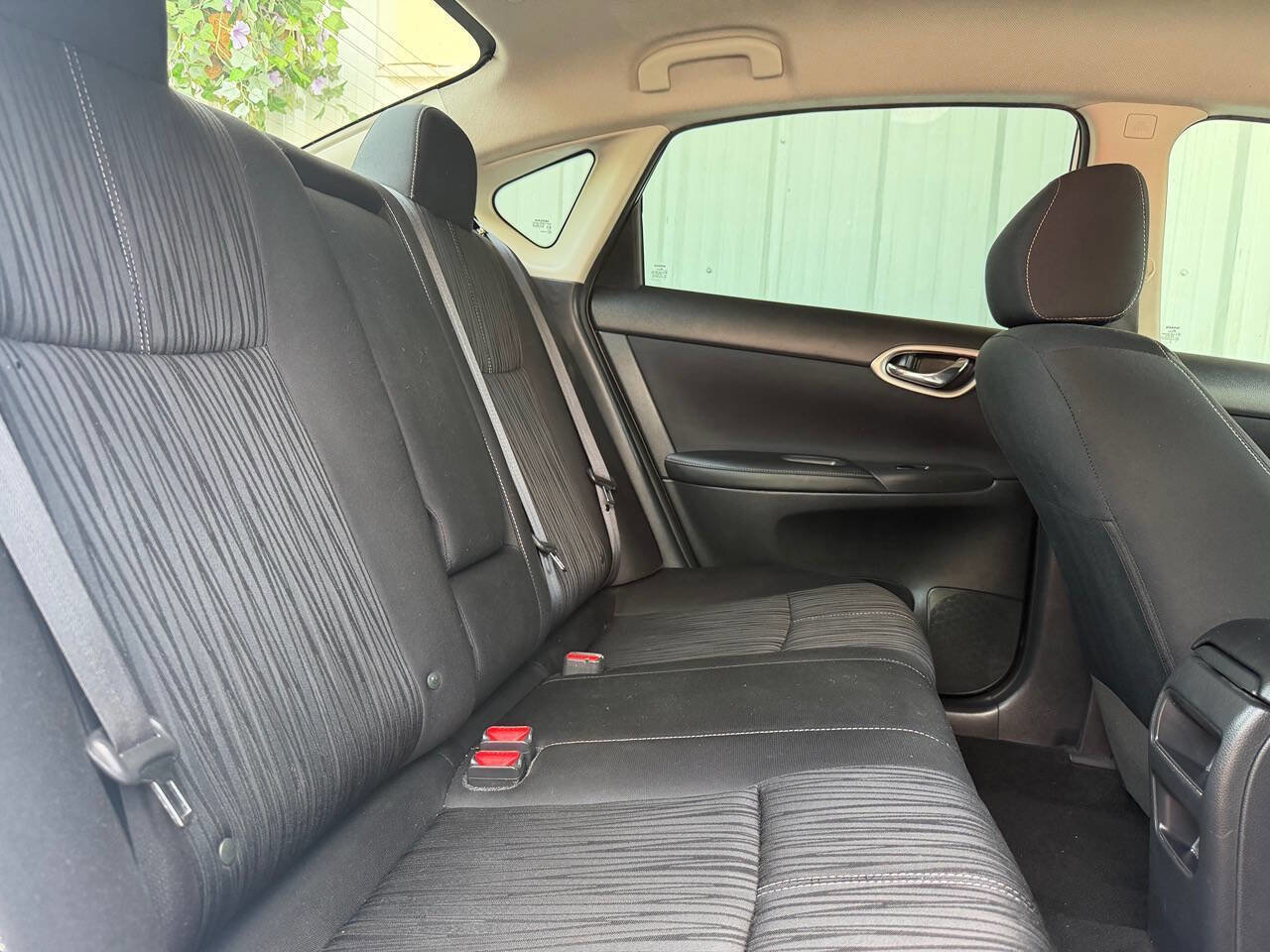Used 2017 Nissan Sentra SV FWD image 18