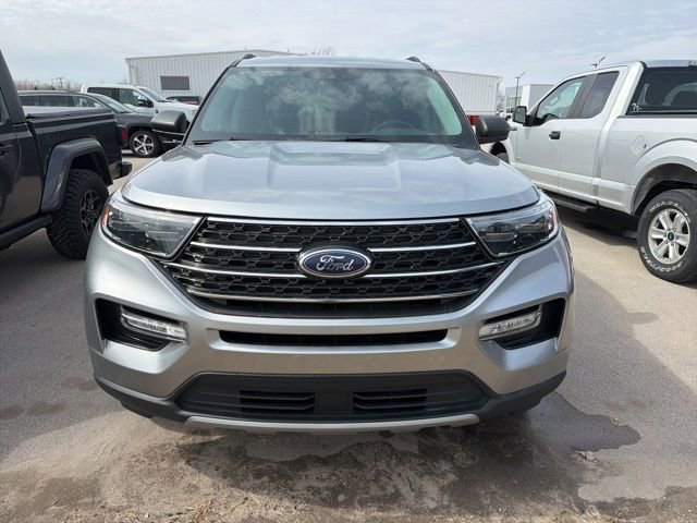 Used 2023 Ford Explorer XLT w/ Equipment Group 202A image 2
