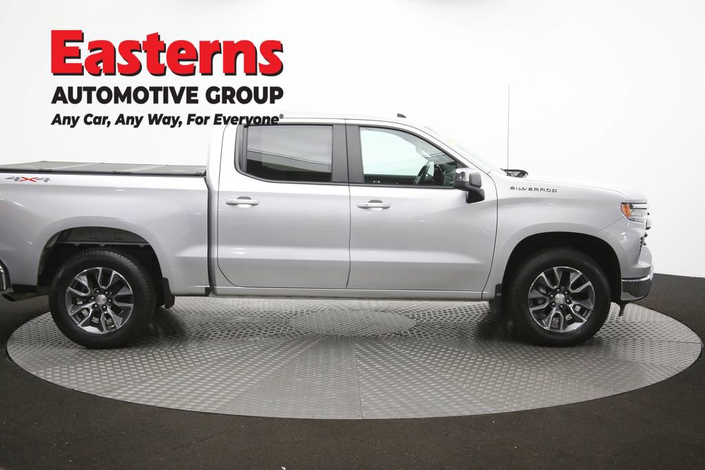 Used 2022 Chevrolet Silverado 1500 LT AWD/4WD image 47