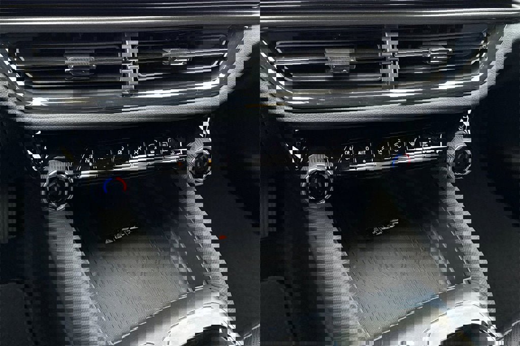 New 2026 Chevrolet Equinox EV RS image 21