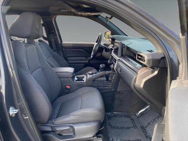 Certified 2025 Toyota Tacoma SR5 AWD/4WD image 15