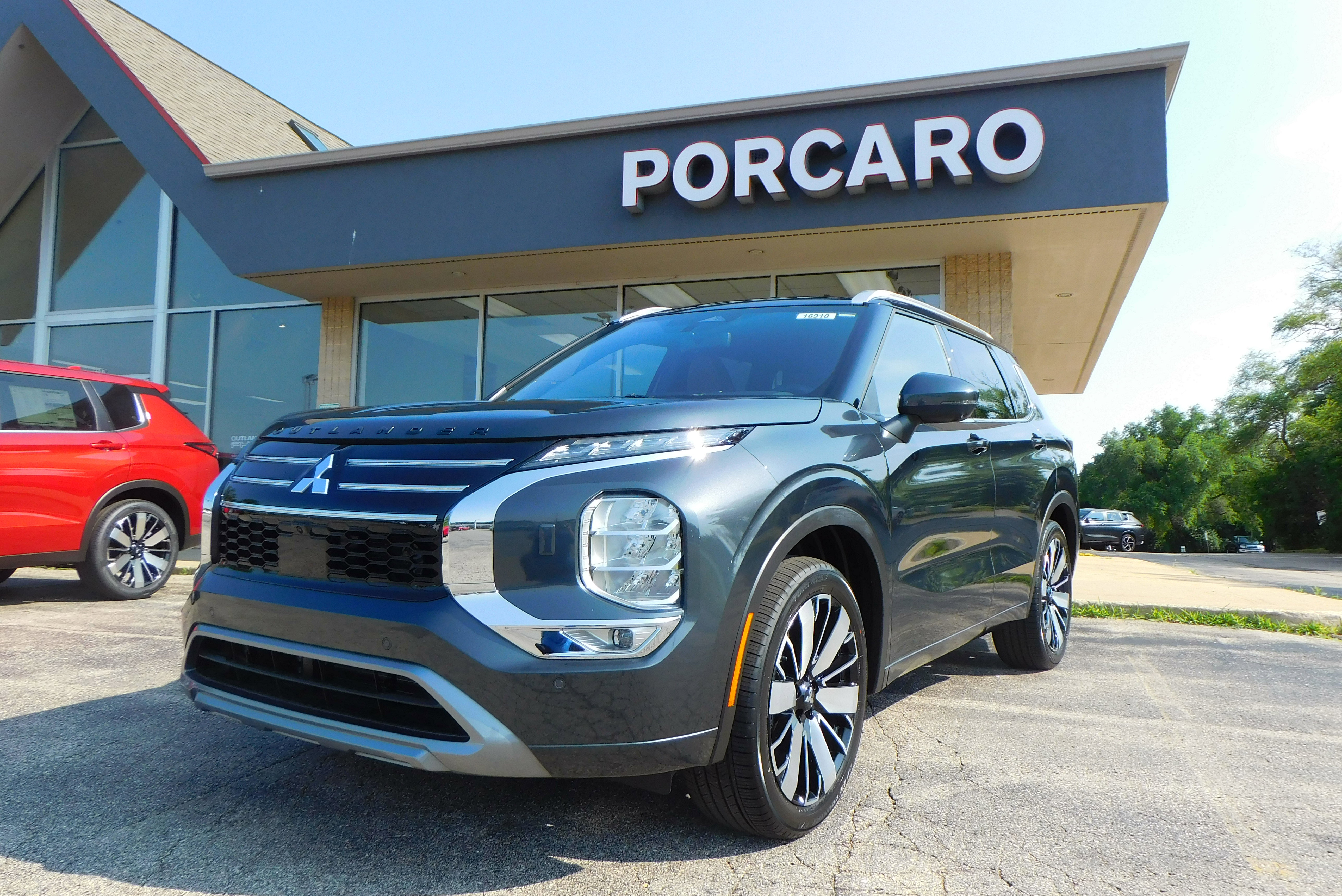 New 2025 Mitsubishi Outlander SEL image 1