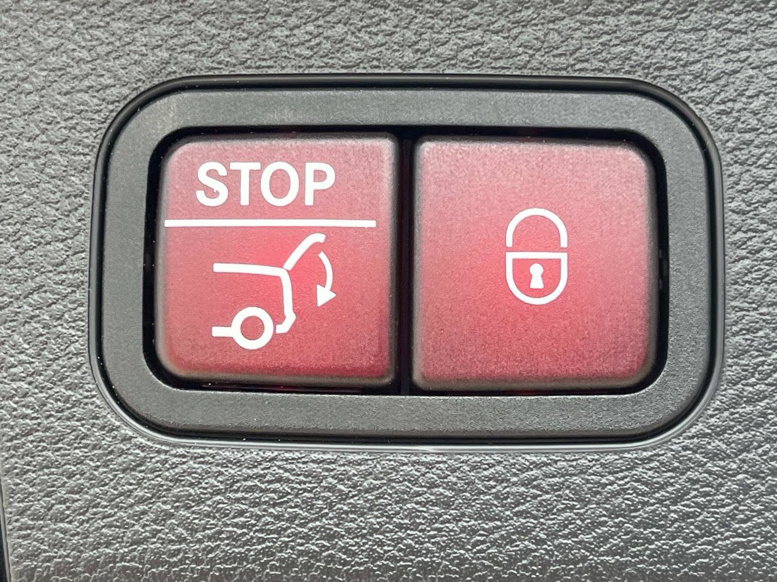 Used 2023 Mercedes-Benz GLS 450 4MATIC image 12