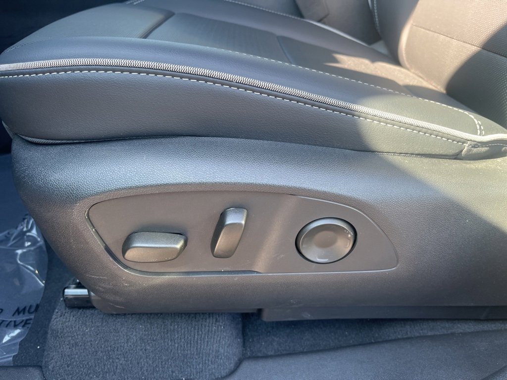 New 2025 Chevrolet Silverado EV LT image 14