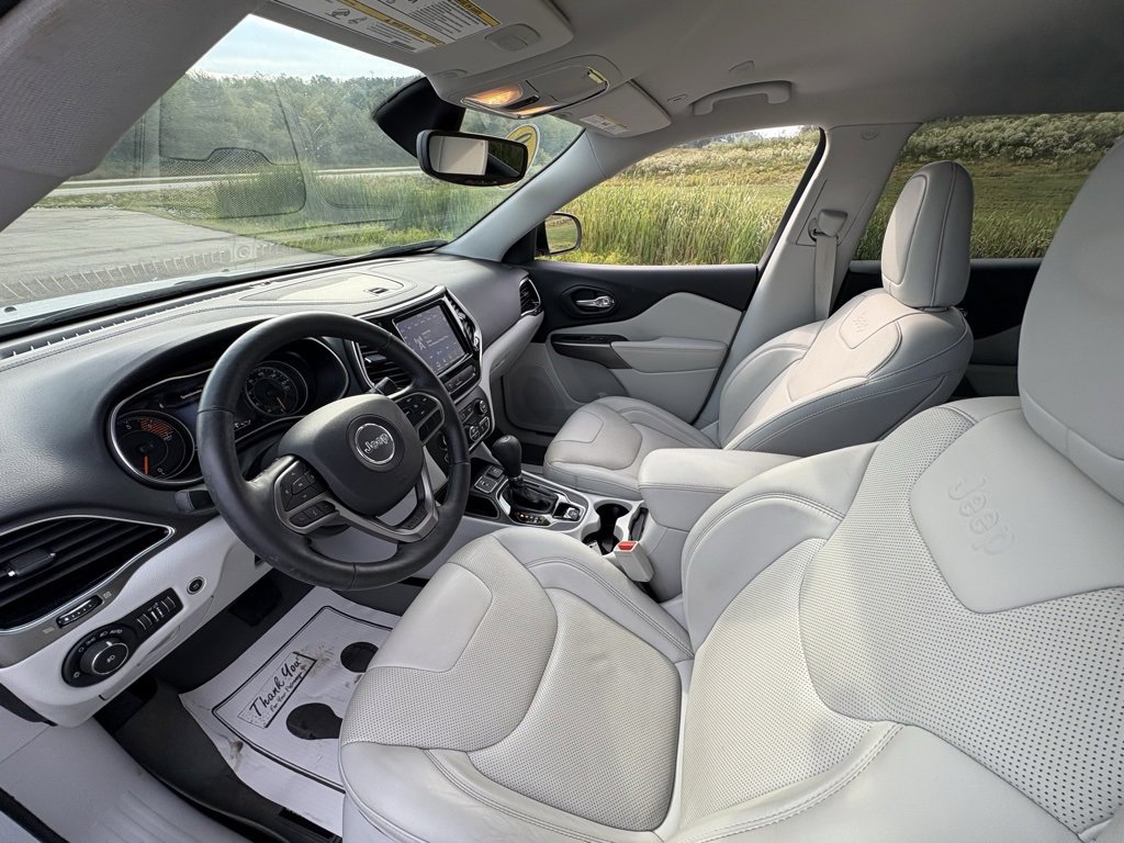 Used 2019 Jeep Cherokee Limited image 40