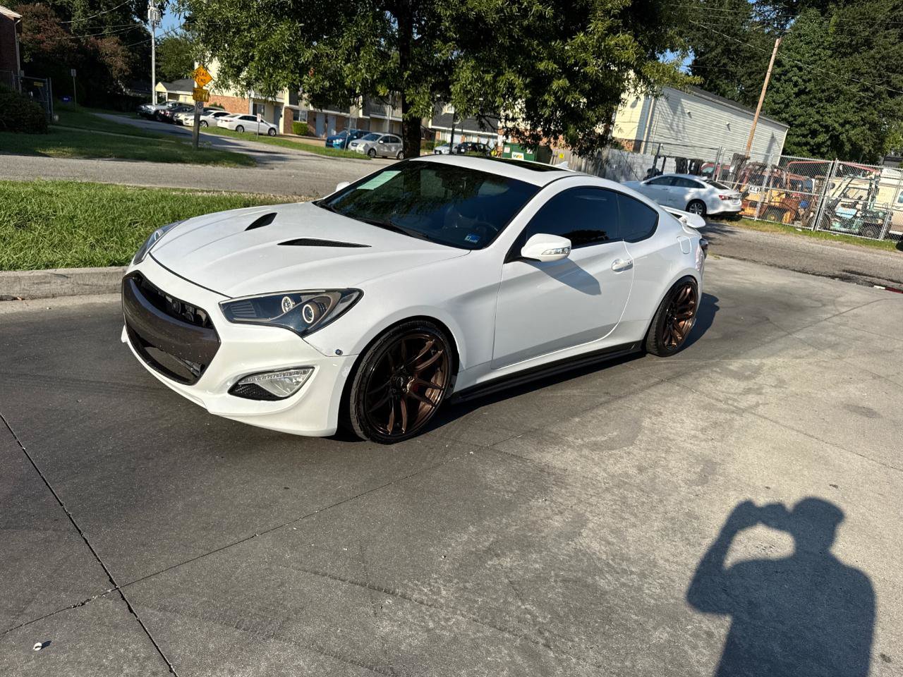 Used 2016 Hyundai Genesis Coupe 3.8 RWD image 7