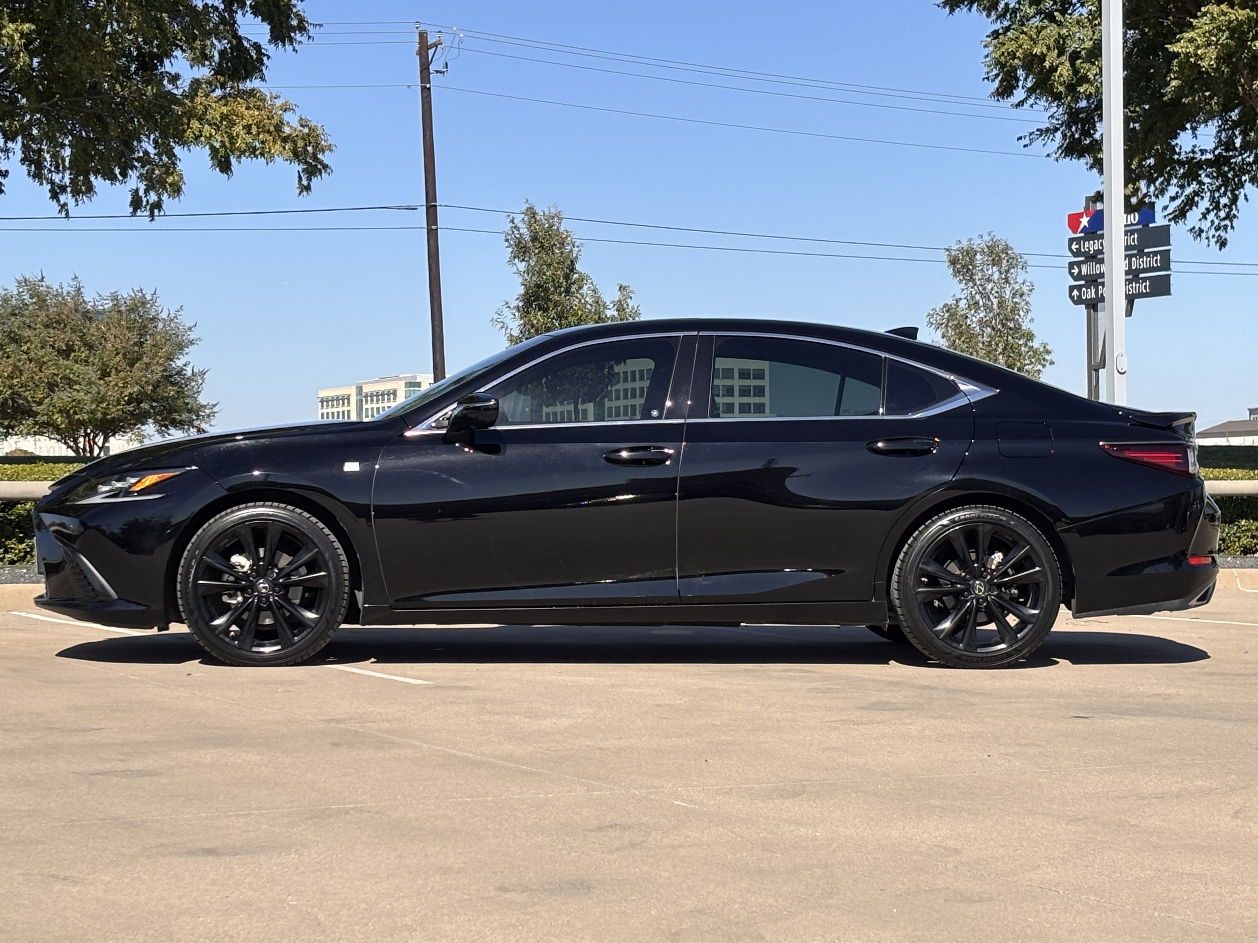 Certified 2024 Lexus ES 350 F Sport w/ Accessory Package (Z2) FWD image 2