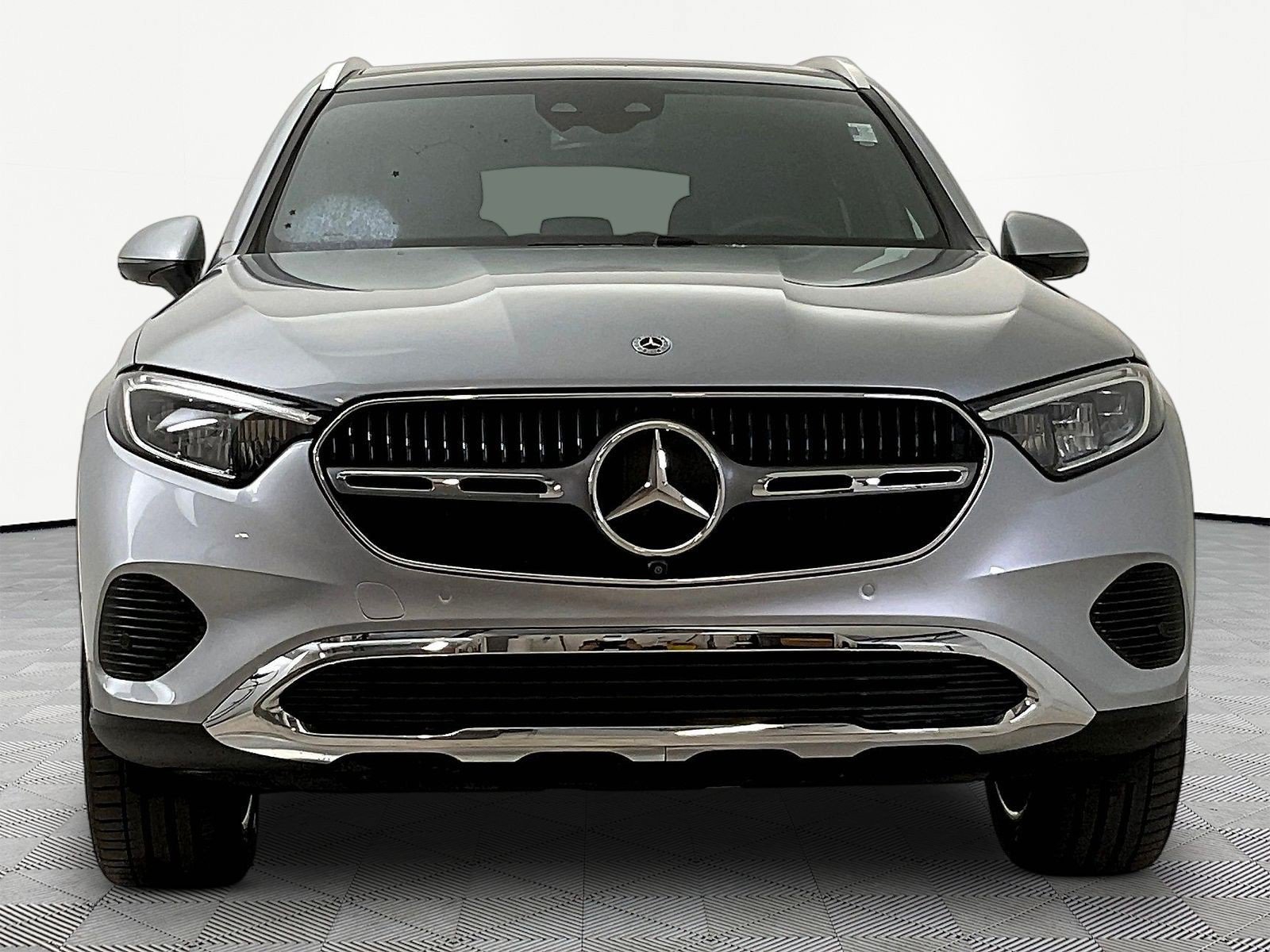 Used 2026 Mercedes-Benz GLC 300 4MATIC image 2