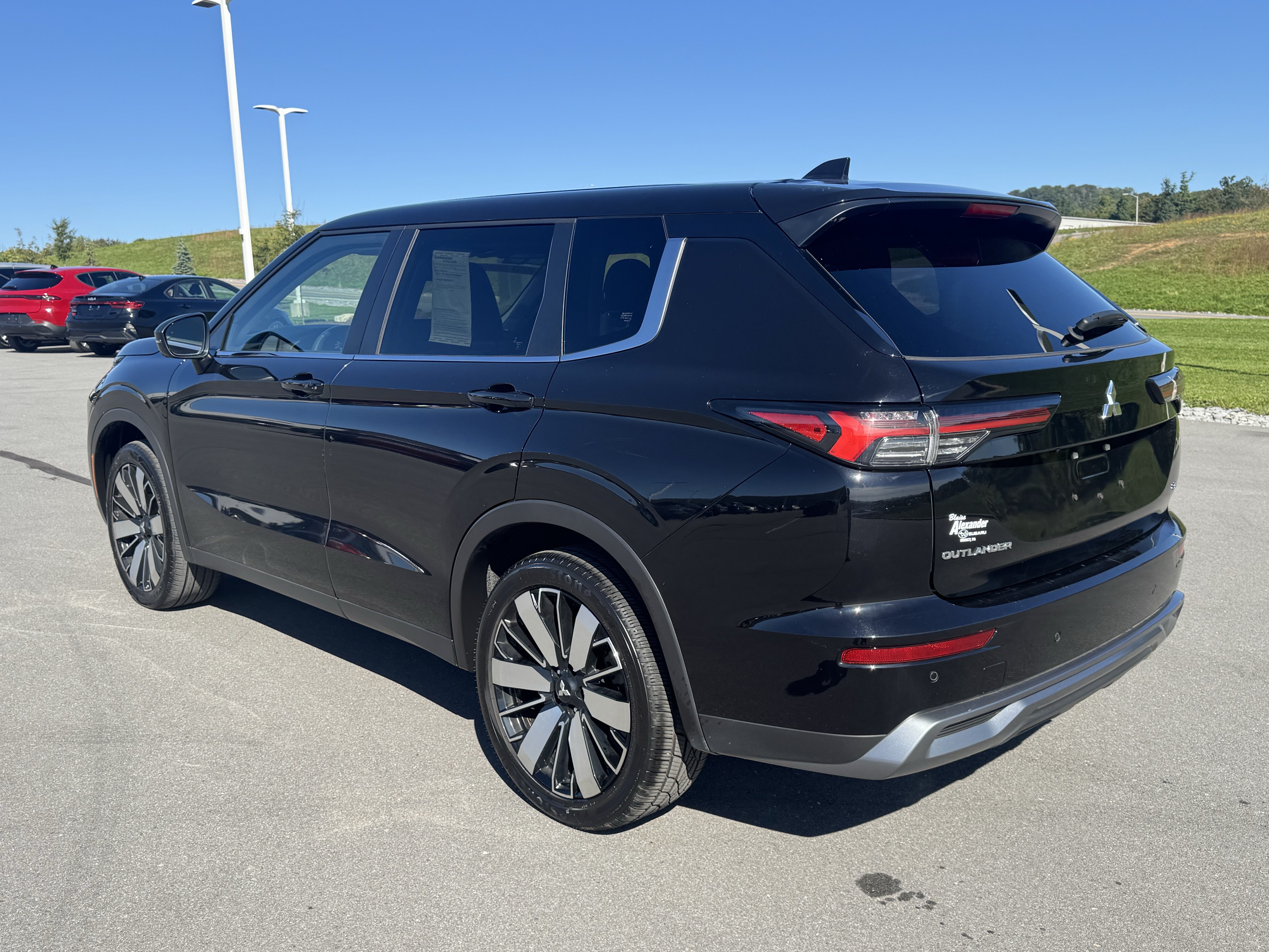 Used 2025 Mitsubishi Outlander SE AWD/4WD image 9