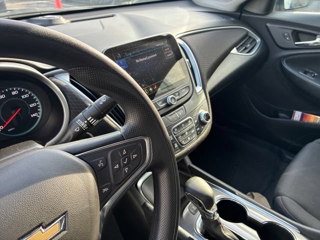 Used 2025 Chevrolet Malibu LT FWD image 21