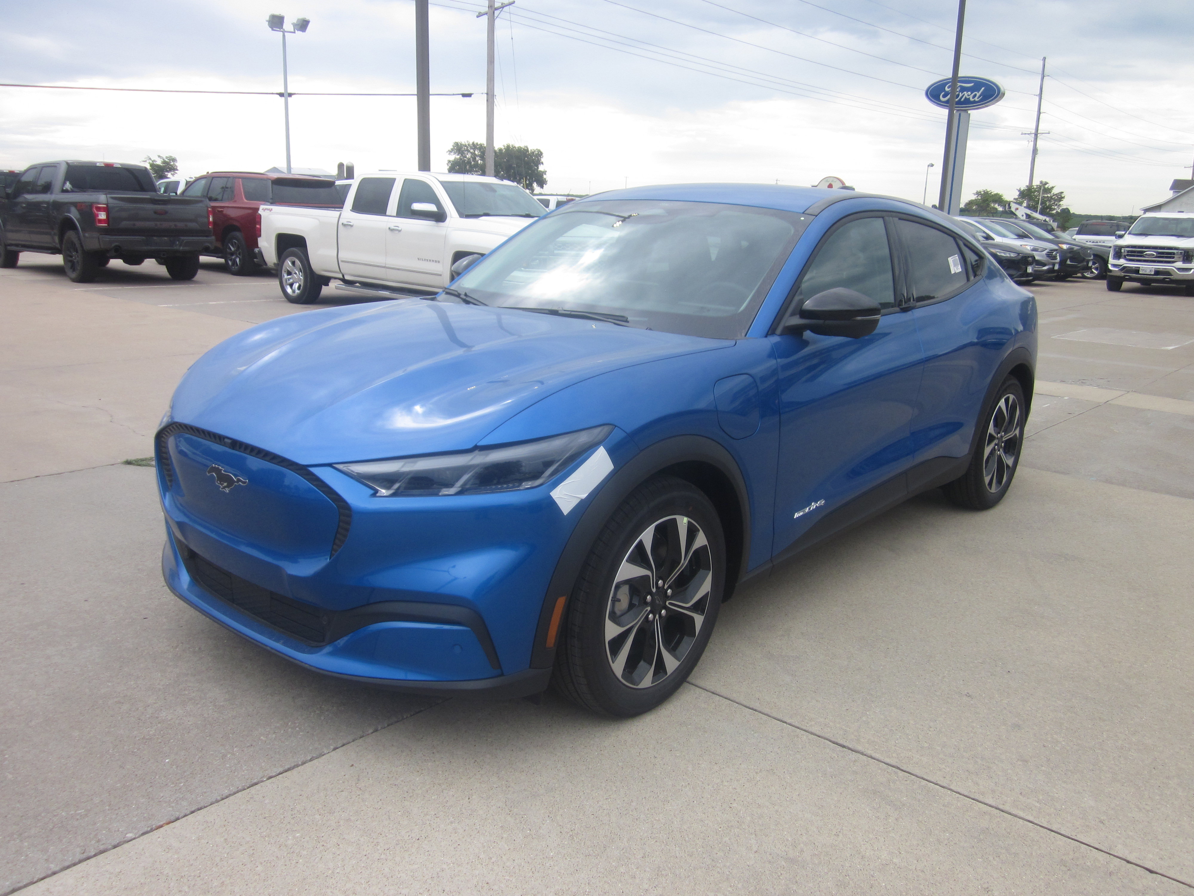 New 2025 Ford Mustang Mach-E Select image 3