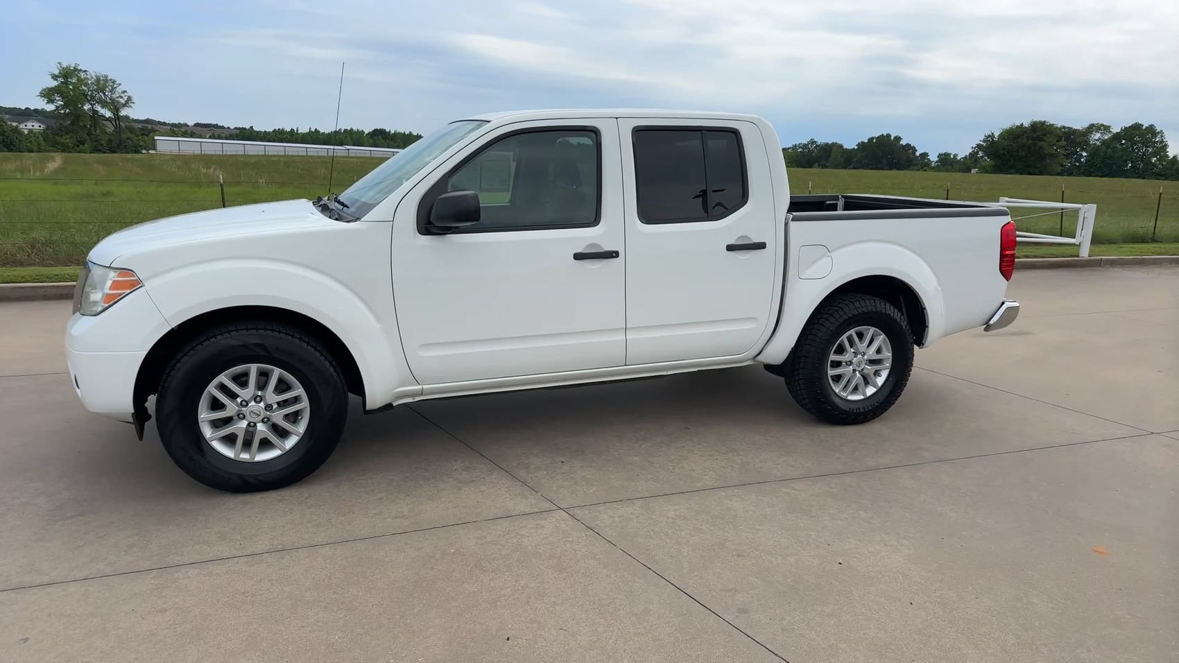 Used 2019 Nissan Frontier SV RWD image 4