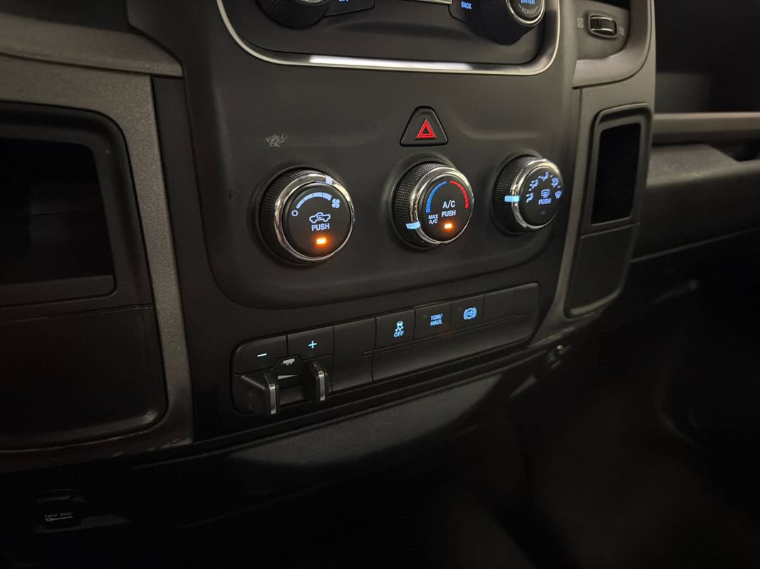 Used 2015 RAM 3500 Tradesman w/ Chrome Appearance Group RWD image 20