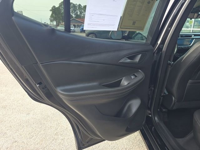 Used 2023 Buick Encore GX Select w/ Sport Touring Package FWD image 31