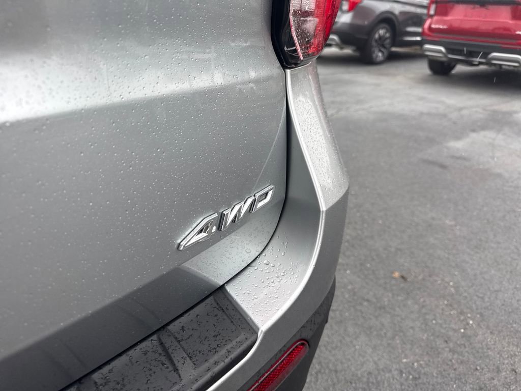Used 2025 Ford Explorer Active w/ Active Comfort Package image 12