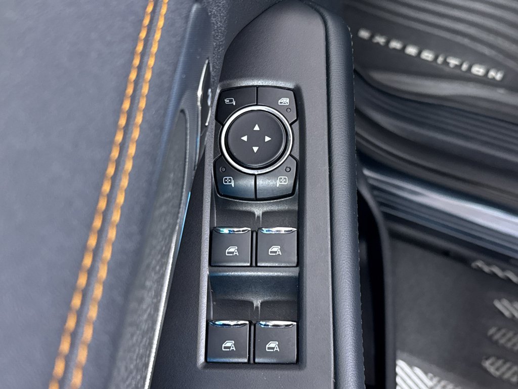 Used 2025 Ford Expedition Tremor AWD/4WD image 27