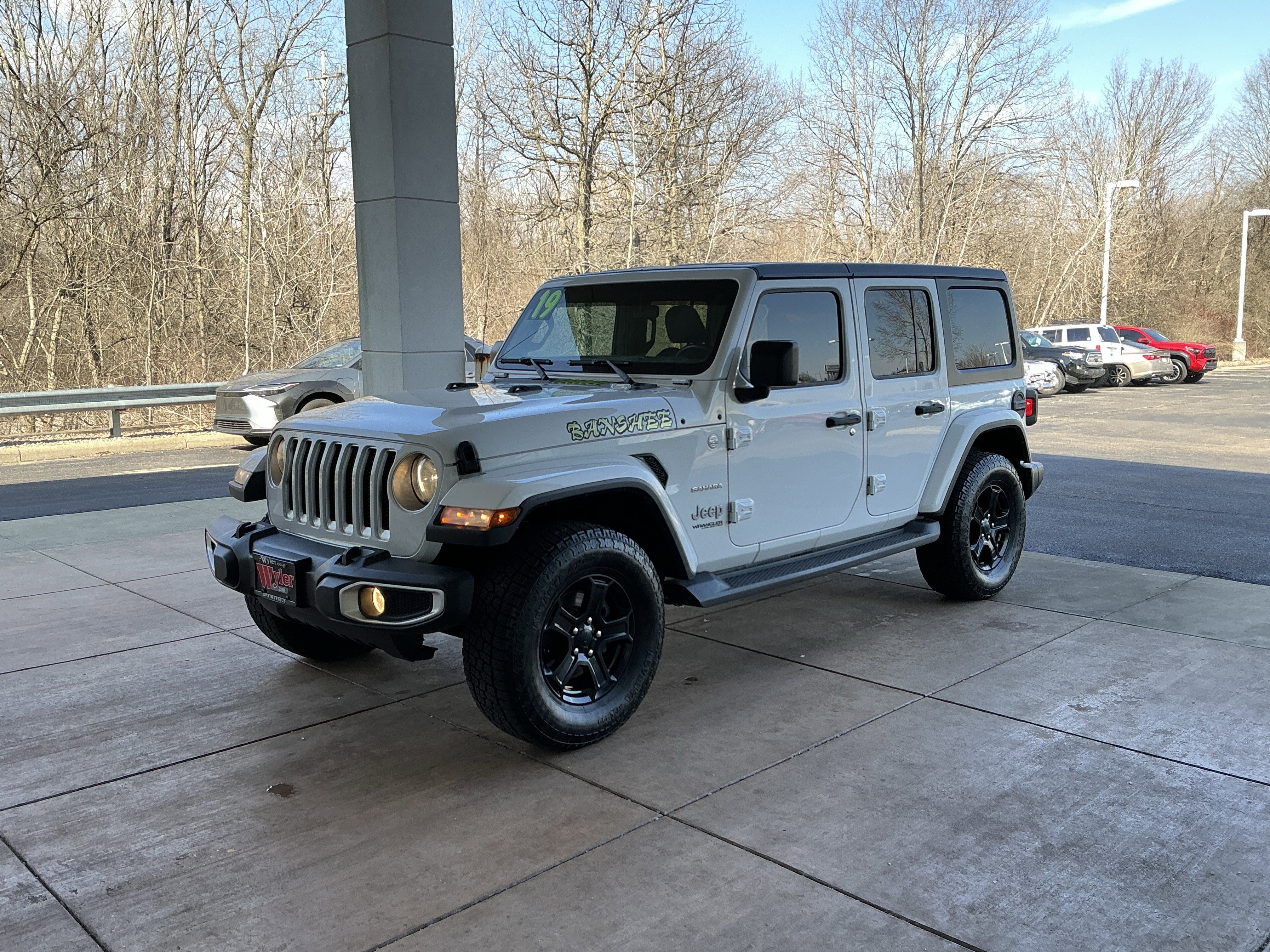 Used 2019 Jeep Wrangler Unlimited Sahara image 3