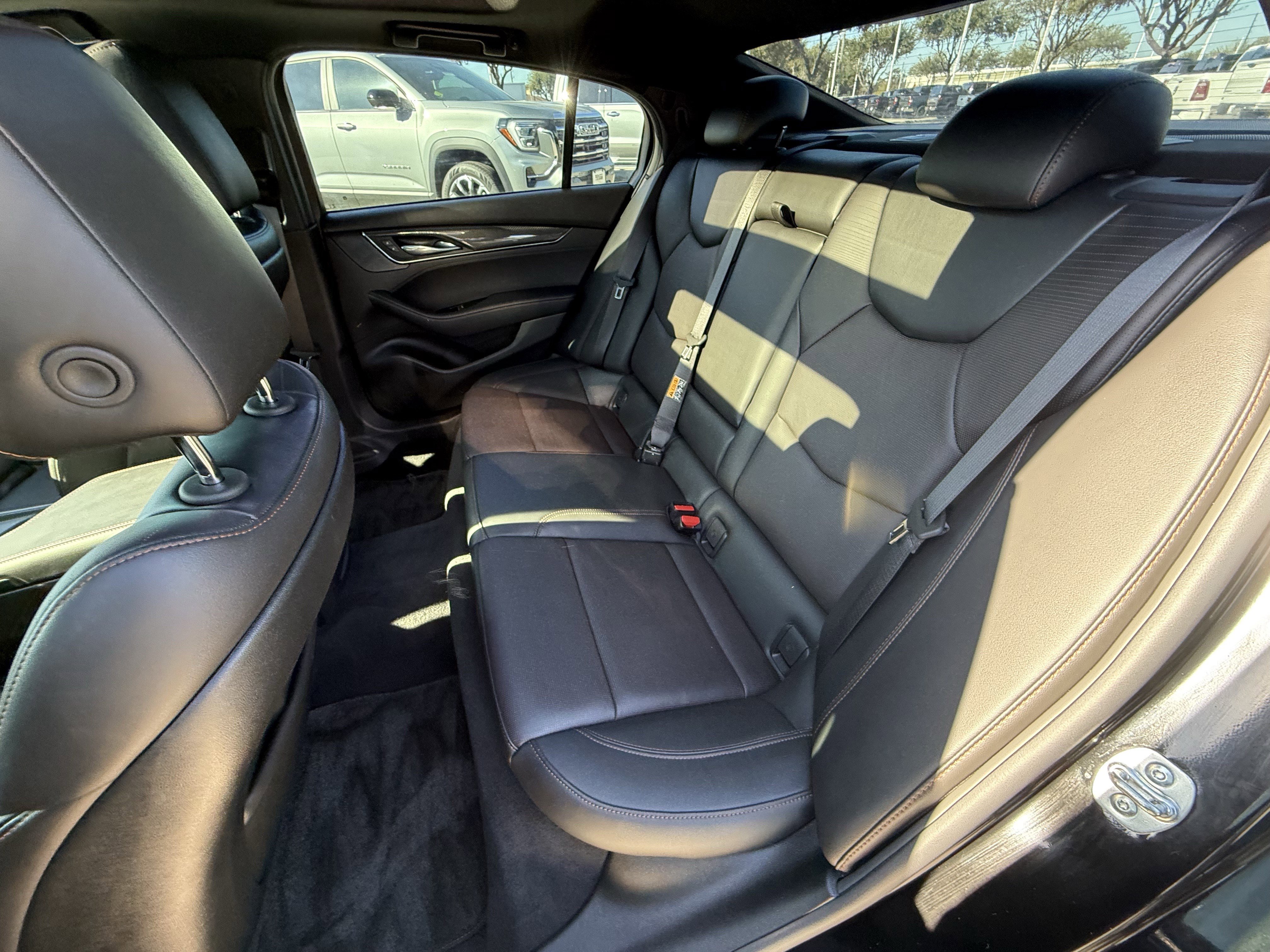 Used 2025 Cadillac CT5 V image 31