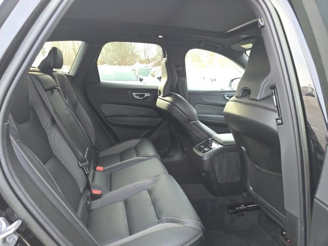 Certified 2023 Volvo XC60 B6 Ultimate w/ Protection Package Premier image 19