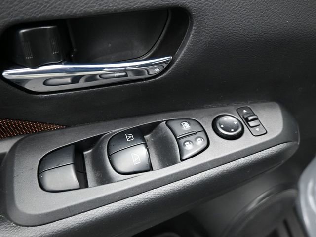 Used 2024 Nissan Kicks SR image 18