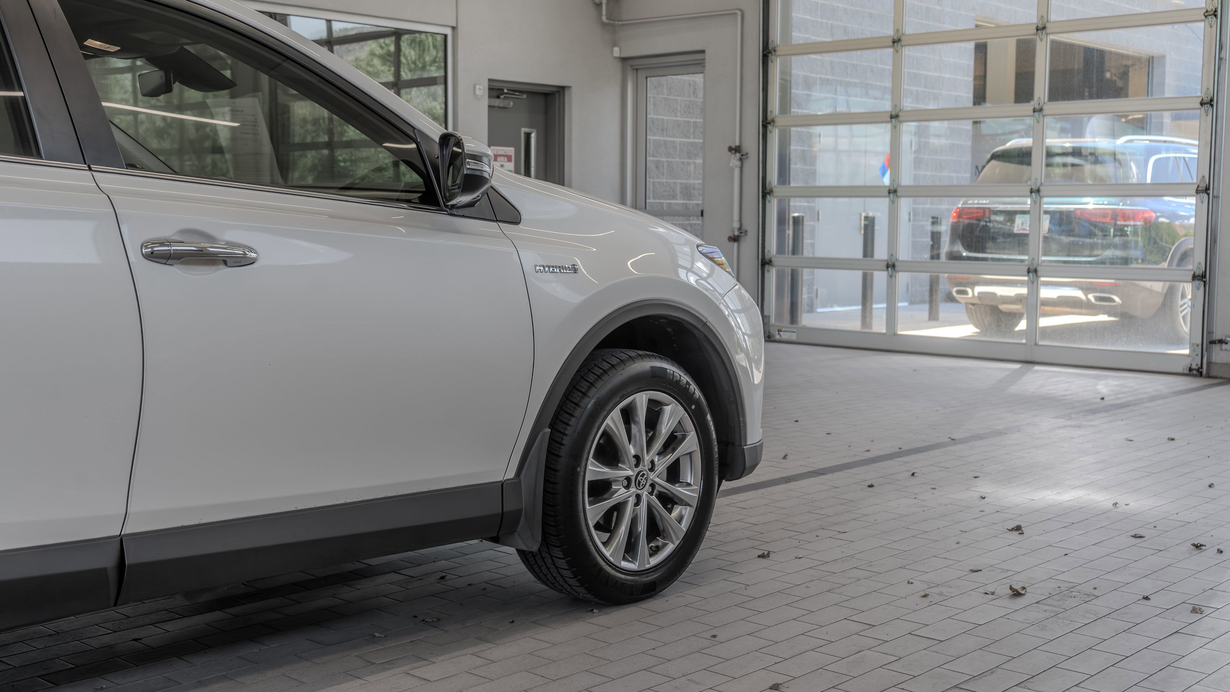 Used 2018 Toyota RAV4 Limited w/ Advanced Technology Package AWD/4WD image 30