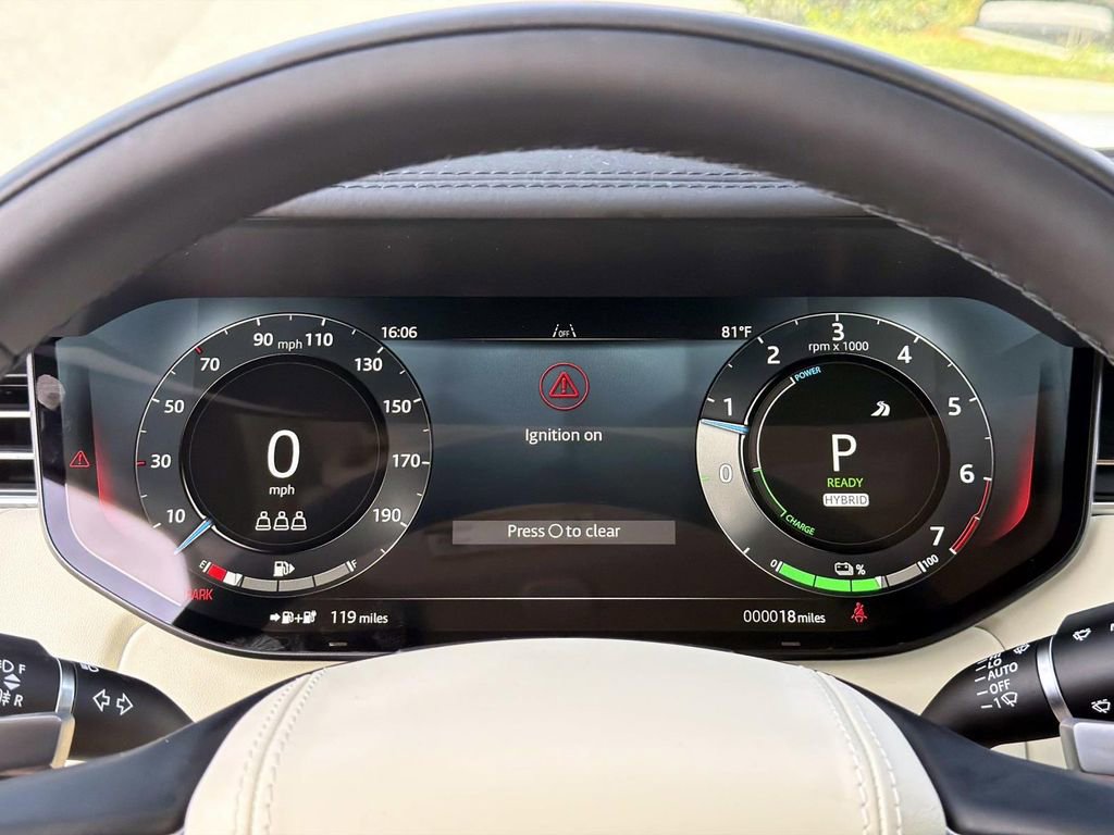 New 2026 Land Rover Range Rover SE image 27