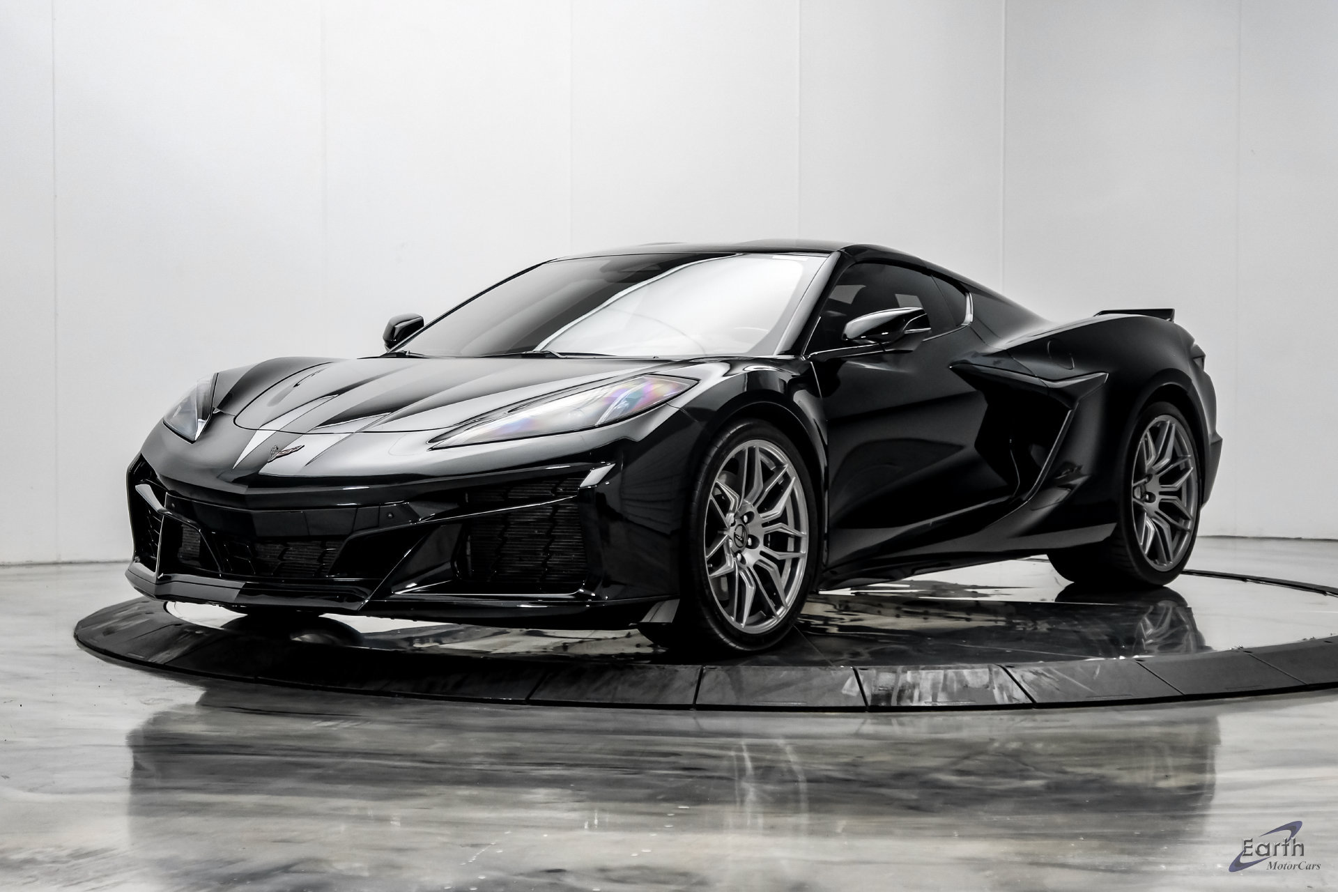 Used 2024 Chevrolet Corvette Z06 RWD image 6